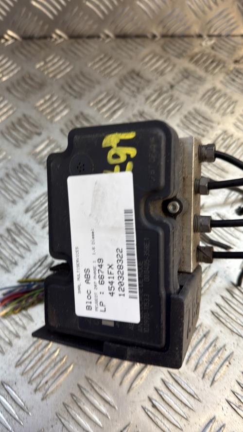 Bloc ABS (freins anti-blocage) PEUGEOT 207 PHASE 1 Diesel - Image 1