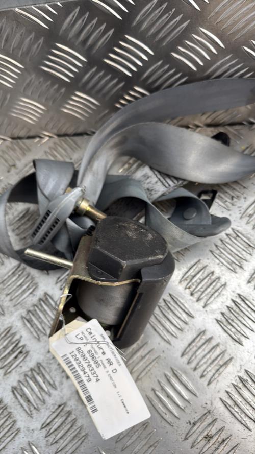 Ceinture arriere droit RENAULT TWINGO 1 PHASE 3 Essence - Image 1