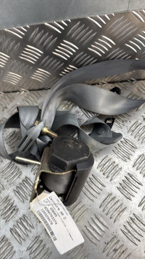 Ceinture arriere droit RENAULT TWINGO 1 PHASE 3 Essence - Image 3