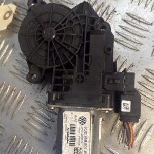 Moteur leve vitre avant droit VOLKSWAGEN POLO 4 PHASE 2 Diesel - Image 1