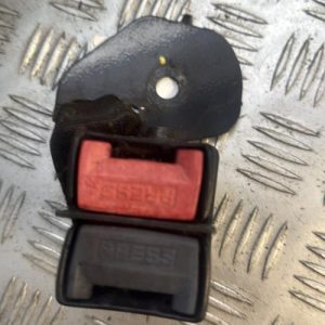 Attache ceinture arriere gauche RENAULT CLIO 2 PHASE 2 Diesel - Image 1