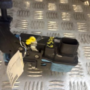 Serrure avant droit MERCEDES CLASSE A 176 PHASE 2 Essence - Image 1