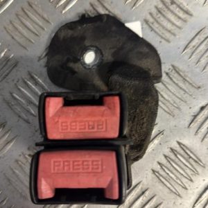 Attache ceinture arriere droit RENAULT CLIO 2 PHASE 2 Essence - Image 1