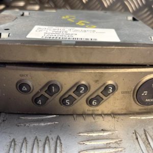 Autoradio d'origine RENAULT CLIO 3 PHASE 1 Diesel - Image 1