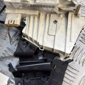 Serrure avant gauche MERCEDES CLASSE B 245 PHASE 2 Diesel - Image 1