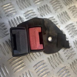 Attache ceinture arriere gauche RENAULT CLIO 2 PHASE 2 Essence - Image 1