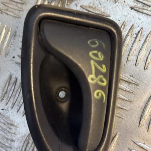 Poignee interieur avant droit RENAULT MASTER 2 PHASE 2 Diesel - Image 1
