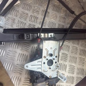 Leve vitre electrique avant droit VOLKSWAGEN LUPO Diesel - Image 1