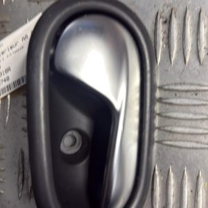 Poignee interieur arriere droit DACIA SANDERO 2 PHASE 2 Essence - Image 1