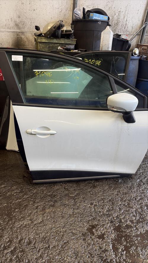 Porte avant droit RENAULT CLIO 4 PHASE 1 Diesel - Image 1