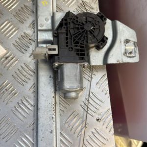 Leve vitre electrique avant gauche PEUGEOT PARTNER 2 PHASE 1 Diesel - Image 1