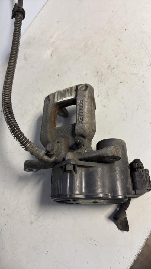 Etrier arriere gauche (freinage) PEUGEOT 208 2 Electricité - Image 1