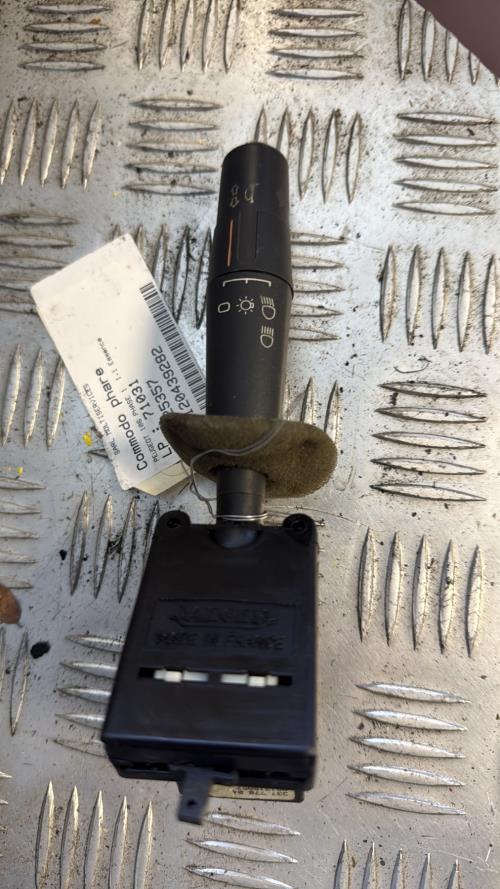 Commodo phare PEUGEOT 106 PHASE 1 Essence - Image 3