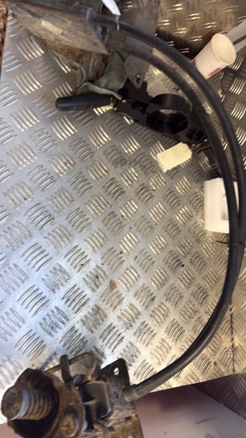 Treuil de roue de secours PEUGEOT BOXER 3 PHASE 1 Diesel - Image 1