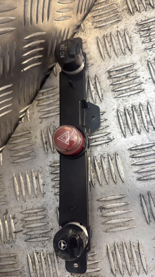 Bouton de warning FIAT 500 2 PHASE 1 Essence - Image 2