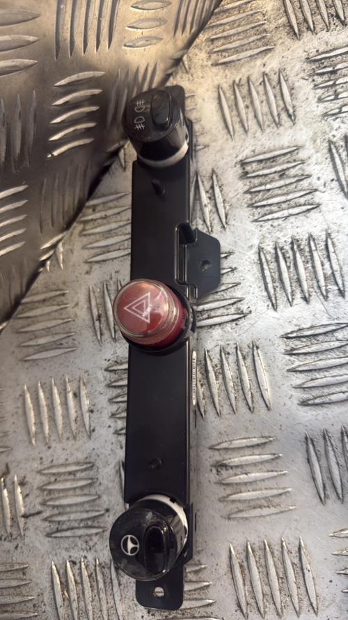 Bouton de warning FIAT 500 2 PHASE 1 Essence - Image 3