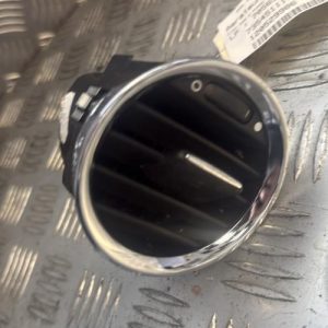 Aerateur tableau de bord avant droit FIAT 500 2 PHASE 1 Essence - Image 1