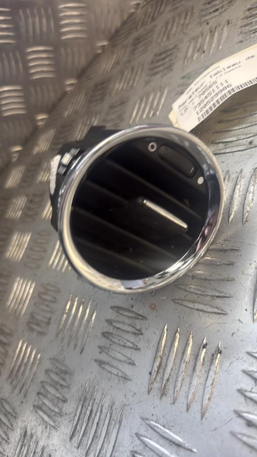 Aerateur tableau de bord avant droit FIAT 500 2 PHASE 1 Essence - Image 2