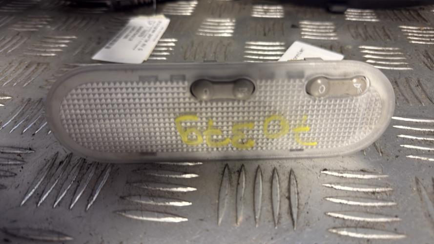 Eclairage de plafonnier DACIA SANDERO 2 PHASE 2 Essence - Image 2