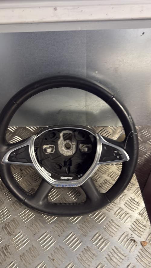 Volant DACIA SANDERO 2 PHASE 2 Essence - Image 1