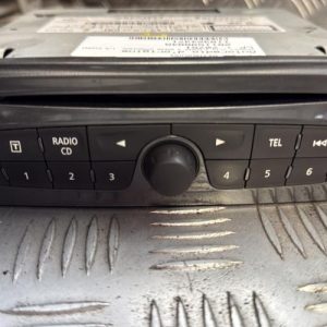 Autoradio d'origine RENAULT CLIO 3 PHASE 2 BREAK Diesel - Image 1