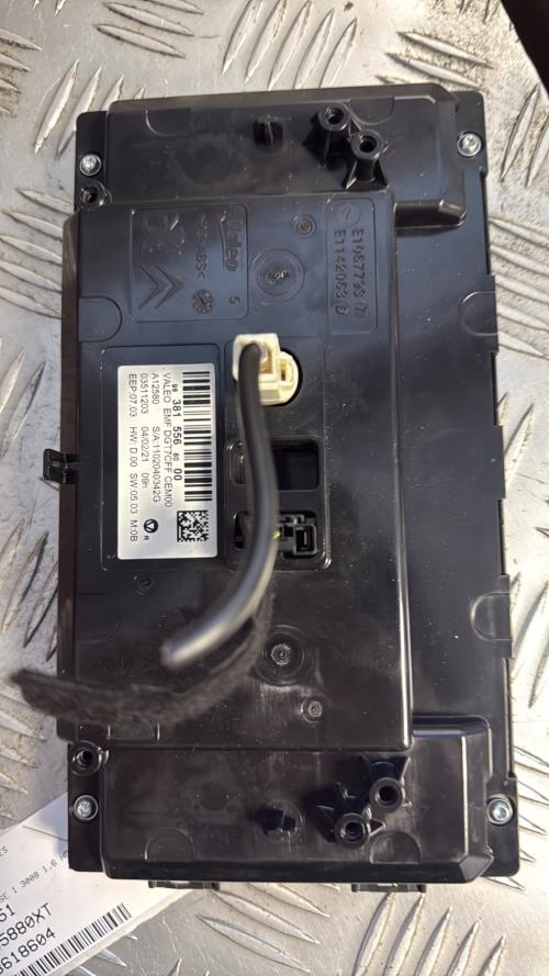 Ecran GPS PEUGEOT 3008 1 PHASE 1 Diesel - Image 3