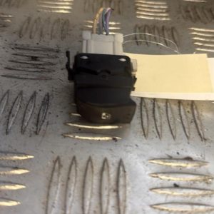 Interrupteur de leve vitre avant droit RENAULT CLIO 2 CAMPUS PHASE 2 Essence - Image 1