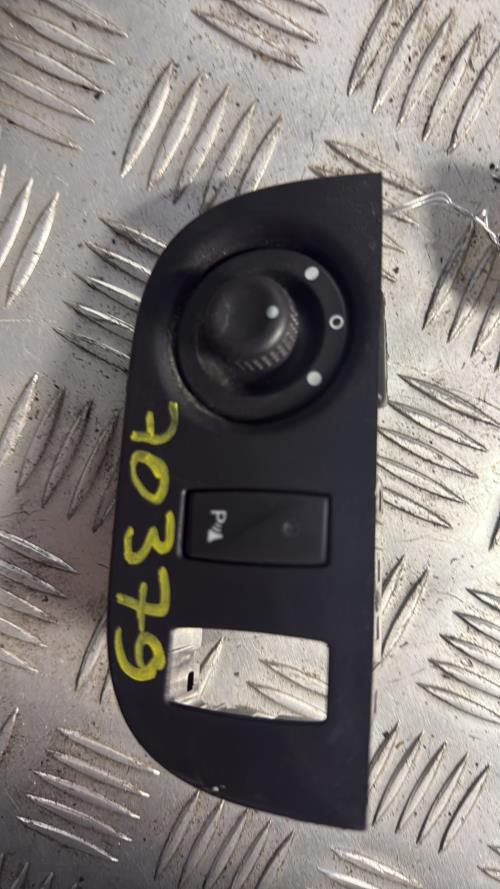 Commande retroviseurs DACIA SANDERO 2 PHASE 2 Essence - Image 1