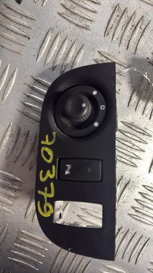 Commande retroviseurs DACIA SANDERO 2 PHASE 2 Essence - Image 2