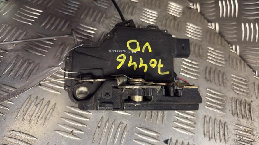 Serrure avant droit VOLKSWAGEN LUPO Diesel - Image 3