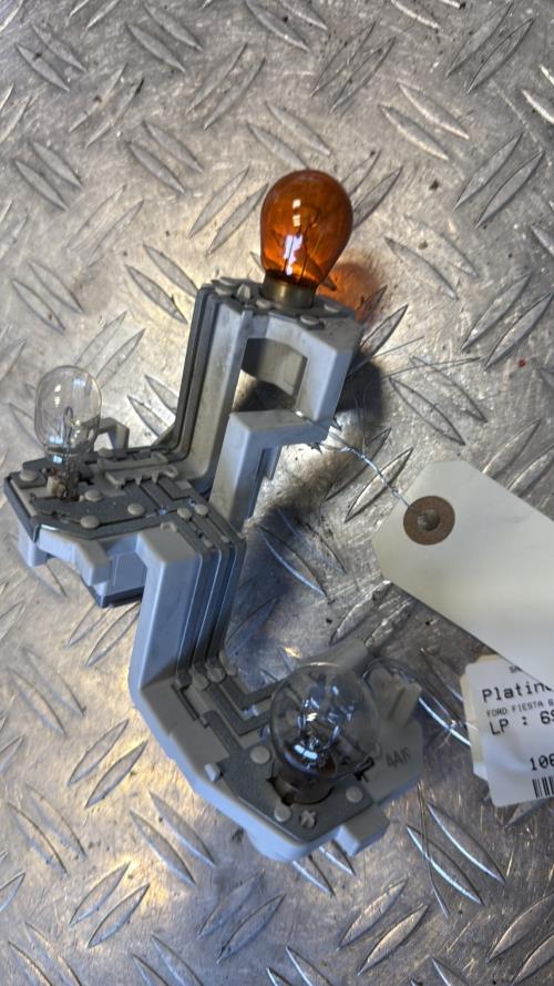 Platine feu arriere droit FORD FIESTA 6 PHASE 1 Diesel - Image 1