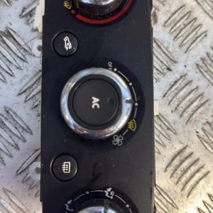 Commande chauffage RENAULT CLIO 4 PHASE 1 BREAK Diesel - Image 1