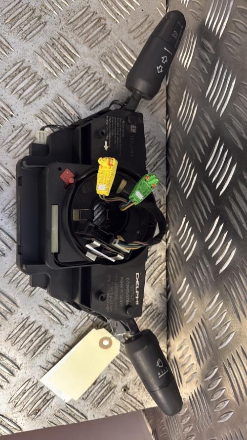 Com (Bloc Contacteur Tournant+Commodo Essuie Glace+Commodo Phare) OPEL CORSA D PHASE 1 Diesel - Image 1