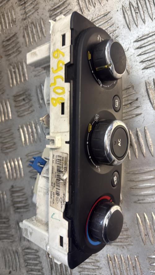 Commande chauffage RENAULT CLIO 4 PHASE 1 Diesel - Image 3