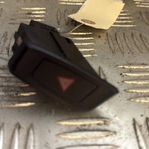 Bouton de warning AUDI A5 1 COUPE PHASE 1 Diesel - Image 1