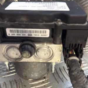 Bloc ABS (freins anti-blocage) PEUGEOT 107 PHASE 2 Essence - Image 1