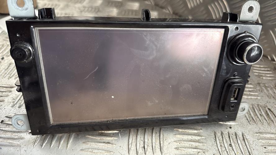 Autoradio d'origine RENAULT CLIO 4 PHASE 1 Diesel - Image 1