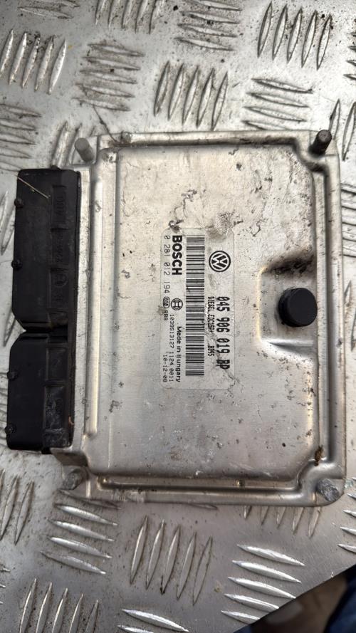 Calculateur moteur VOLKSWAGEN GOLF PLUS PHASE 1 Essence - Image 1