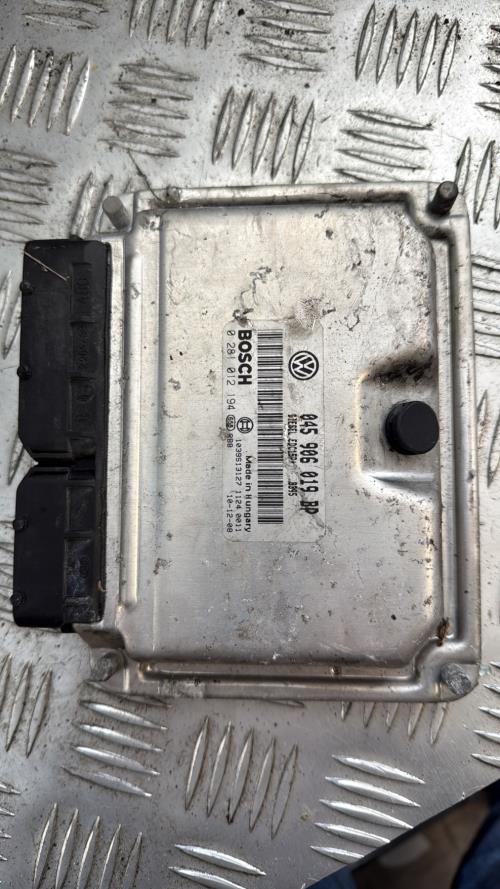 Calculateur moteur VOLKSWAGEN GOLF PLUS PHASE 1 Essence - Image 2