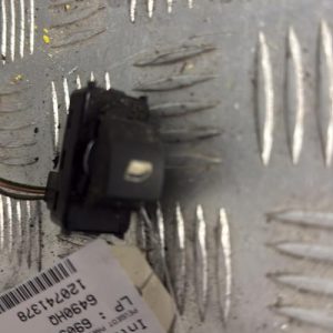 Interrupteur de leve vitre avant gauche PEUGEOT PARTNER 2 PHASE 1 Diesel - Image 1