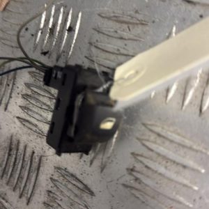 Interrupteur de leve vitre avant droit PEUGEOT PARTNER 2 PHASE 1 Diesel - Image 1