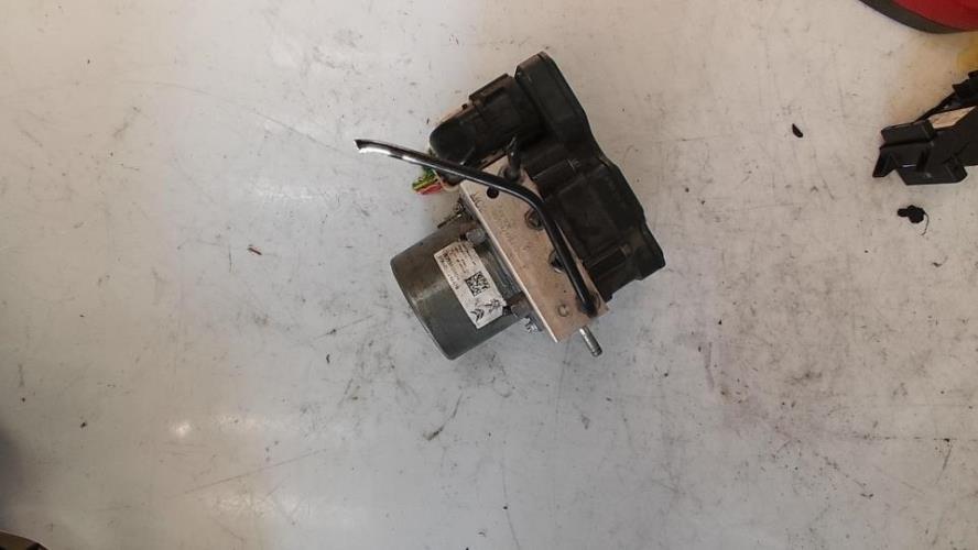 Bloc ABS (freins anti-blocage) PEUGEOT 308 2 PHASE 2 Essence - Image 3