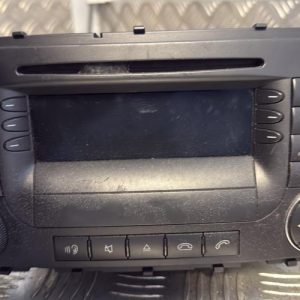 Autoradio d'origine MERCEDES CLASSE C 203 COUPE SPORT PHASE 2 Diesel - Image 1