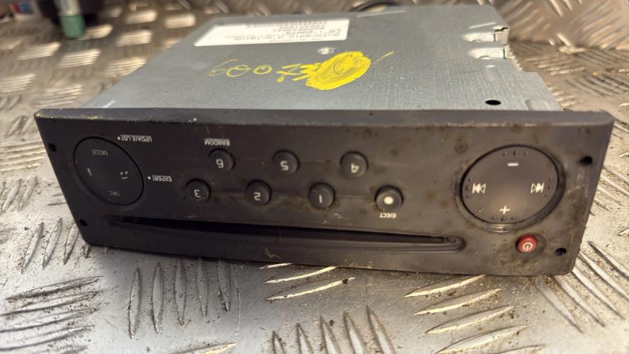 Autoradio d'origine RENAULT CLIO 2 CAMPUS PHASE 2 Essence - Image 1