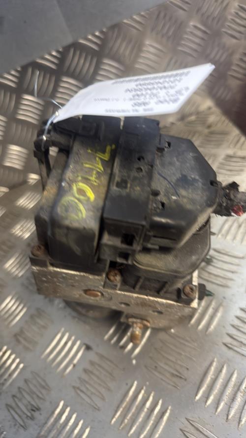 Bloc ABS (freins anti-blocage) RENAULT CLIO 2 PHASE 1 Essence - Image 1