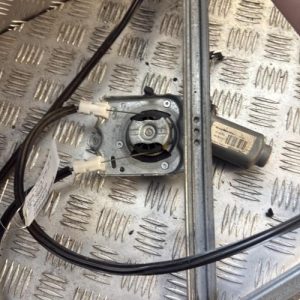 Leve vitre electrique avant droit RENAULT ESPACE 4 PHASE 1 Diesel - Image 1