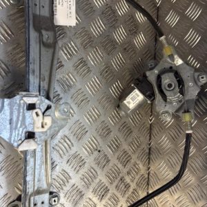 Leve vitre electrique avant droit RENAULT TWINGO 2 PHASE 2 Essence - Image 1