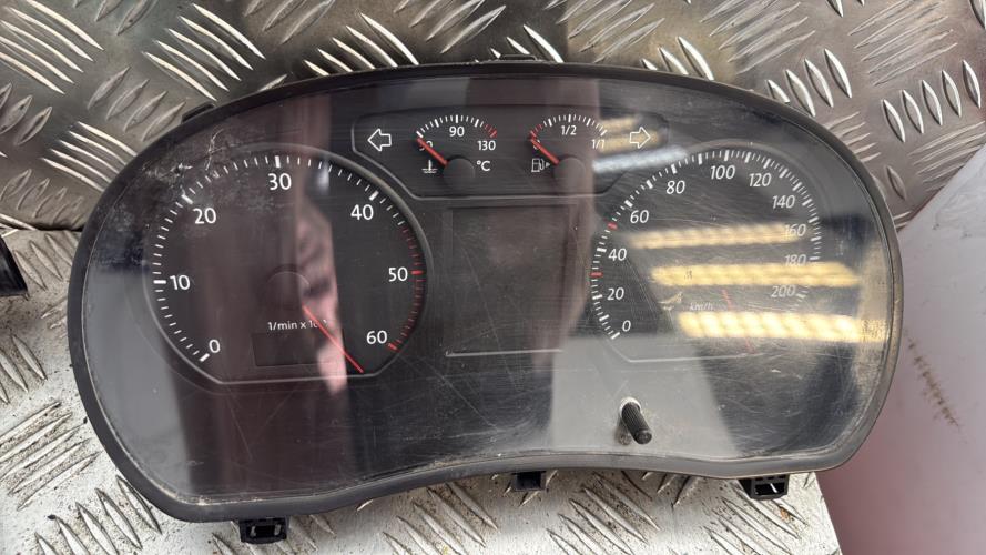 Compteur VOLKSWAGEN POLO 4 PHASE 2 Diesel - Image 1