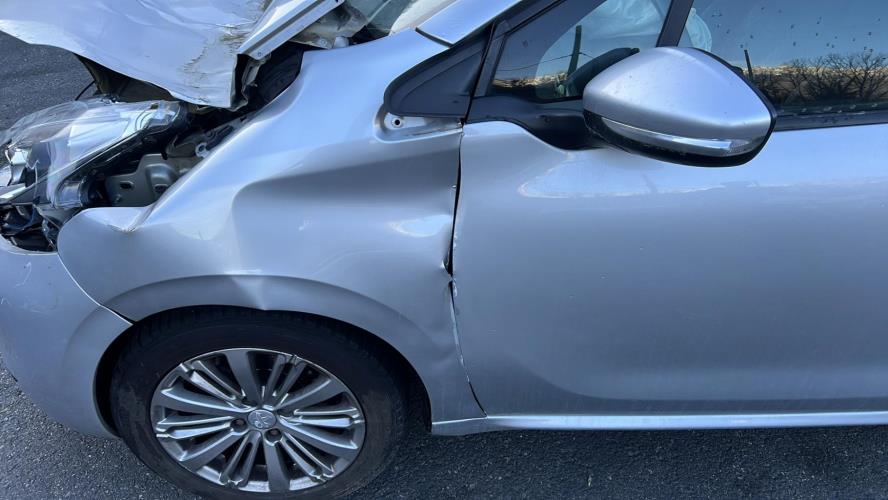 Custode avant droit (porte) PEUGEOT 208 1 PHASE 1 Essence - Image 9
