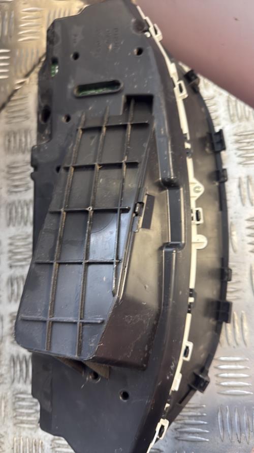 Compteur TOYOTA YARIS 2 PHASE 2 Essence - Image 4